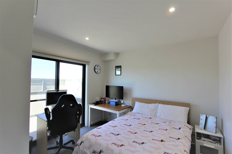 Photo - Unit 201/20 Royal Avenue, Springvale VIC 3171 - Image 5