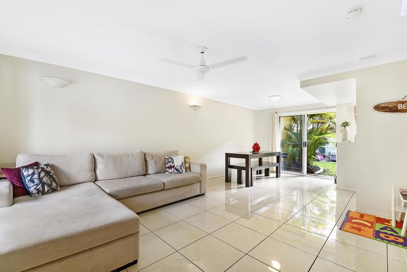 Photo - Unit 201/215 Cottesloe Drive, Mermaid Waters QLD 4218 - Image