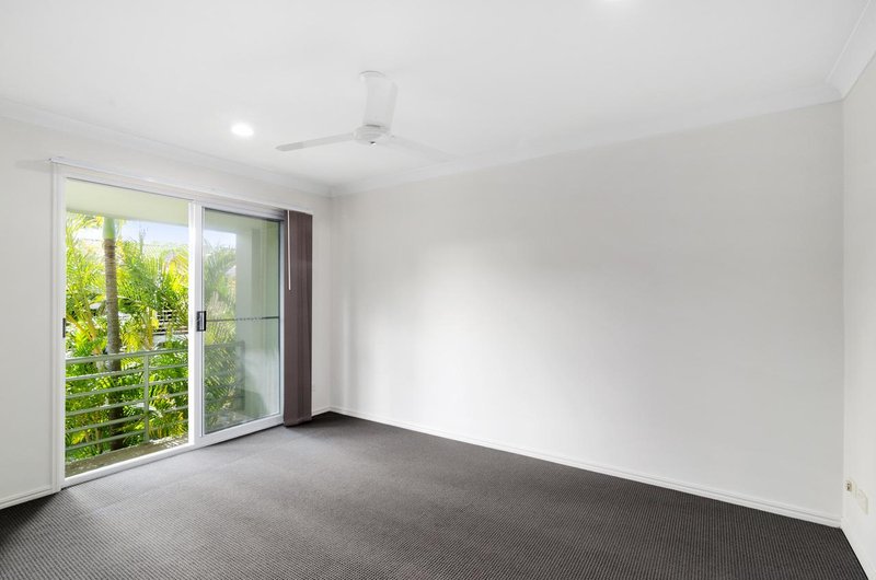 Photo - Unit 204/215 Cottesloe Drive, Mermaid Waters QLD 4218 - Image 7