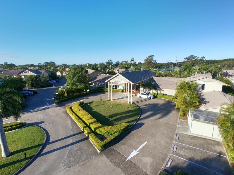 Photo - Unit 204/215 Cottesloe Drive, Mermaid Waters QLD 4218 - Image 14