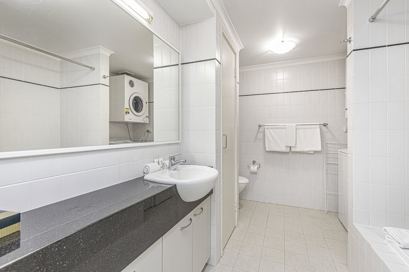 Photo - Unit 209/126 Mounts Bay Road, Perth WA 6000 - Image 4