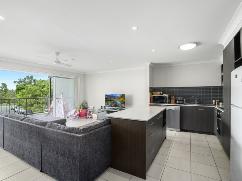 Photo - Unit 2/1 Alvey Court, Mudgeeraba QLD 4213 - Image 2