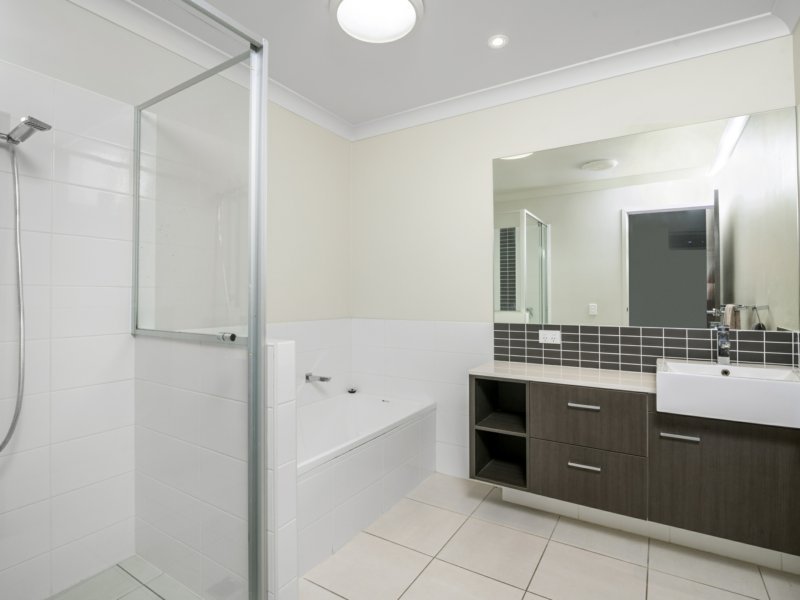 Photo - Unit 2/1 Alvey Court, Mudgeeraba QLD 4213 - Image 8