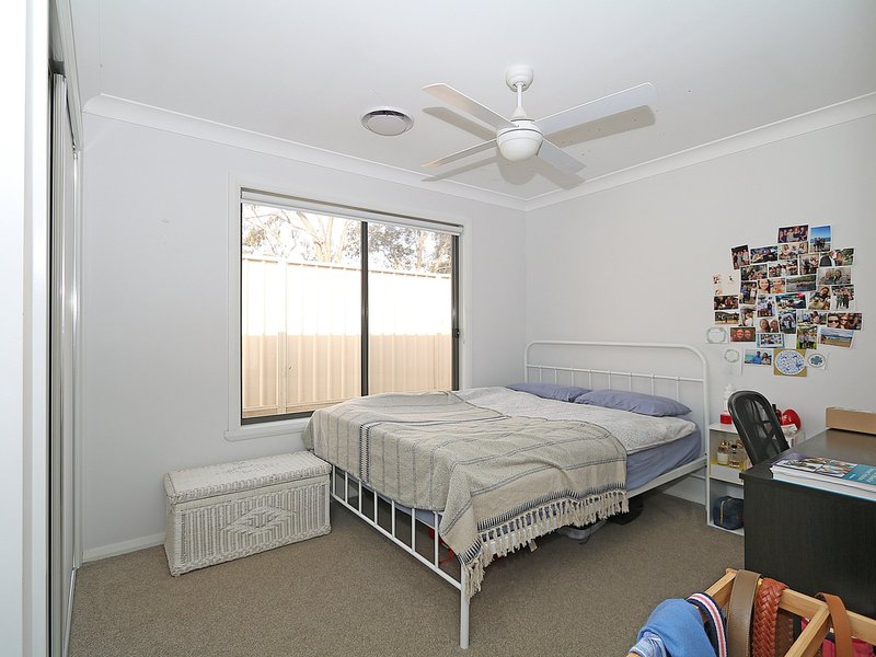 Photo - Unit 2/1 Cootamundra Boulevard, Gobbagombalin NSW 2650 - Image 9