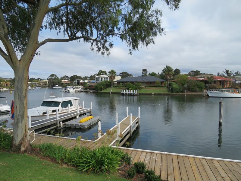 Unit 2/1 Windjammer Court, Paynesville VIC 3880