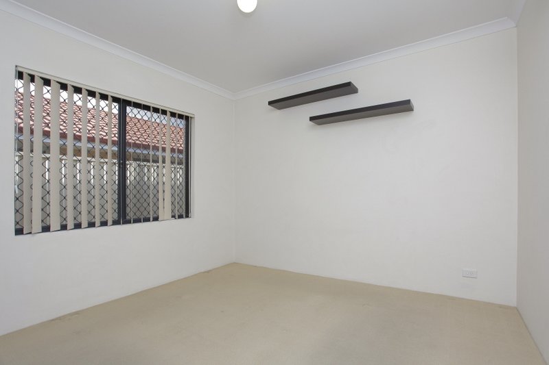 Photo - Unit 2/104 Station Street, East Cannington WA 6107 - Image 2