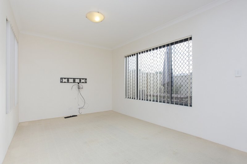 Photo - Unit 2/104 Station Street, East Cannington WA 6107 - Image 5