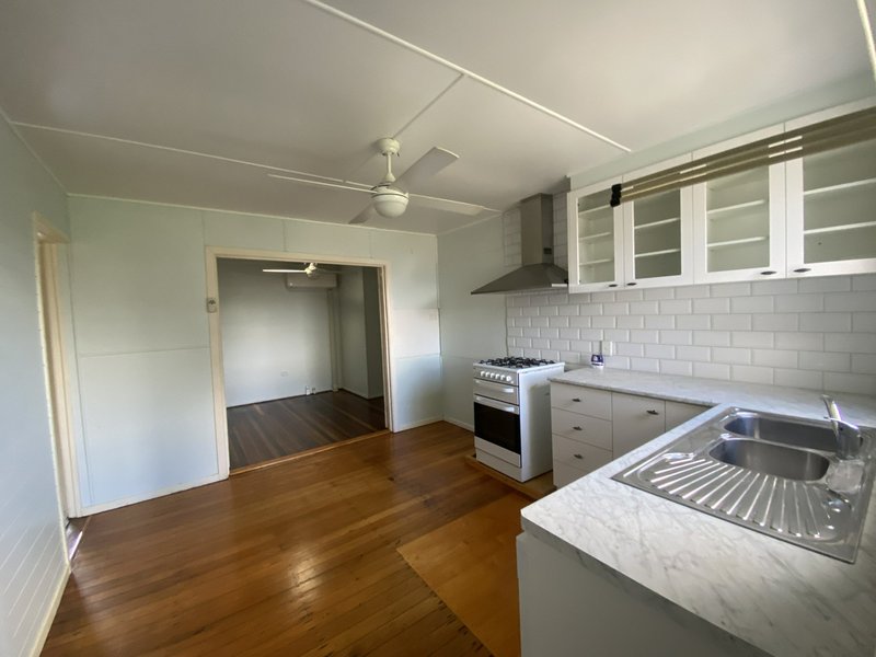 Photo - Unit 2/110 Railway , Gatton QLD 4343 - Image 2