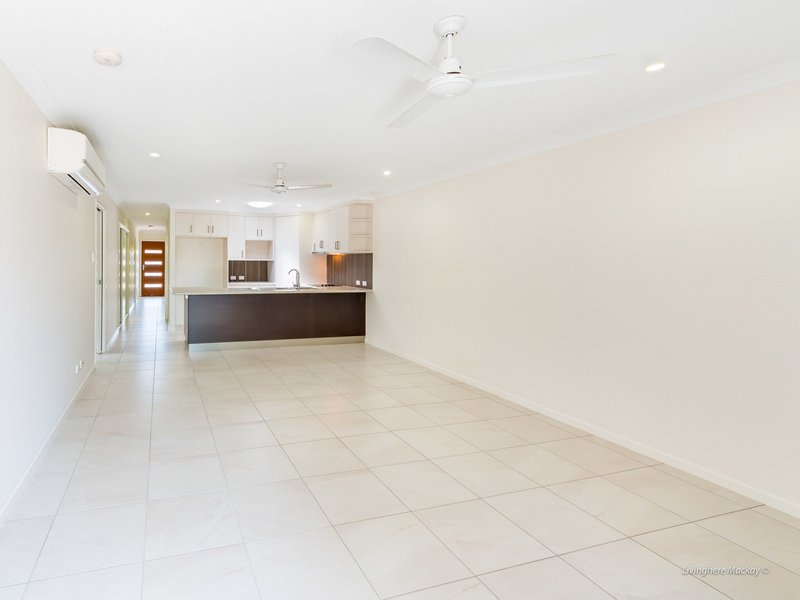 Photo - Unit 2/12 Kierra Drive, Andergrove QLD 4740 - Image 8