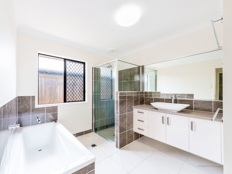 Photo - Unit 2/12 Kierra Drive, Andergrove QLD 4740 - Image 11