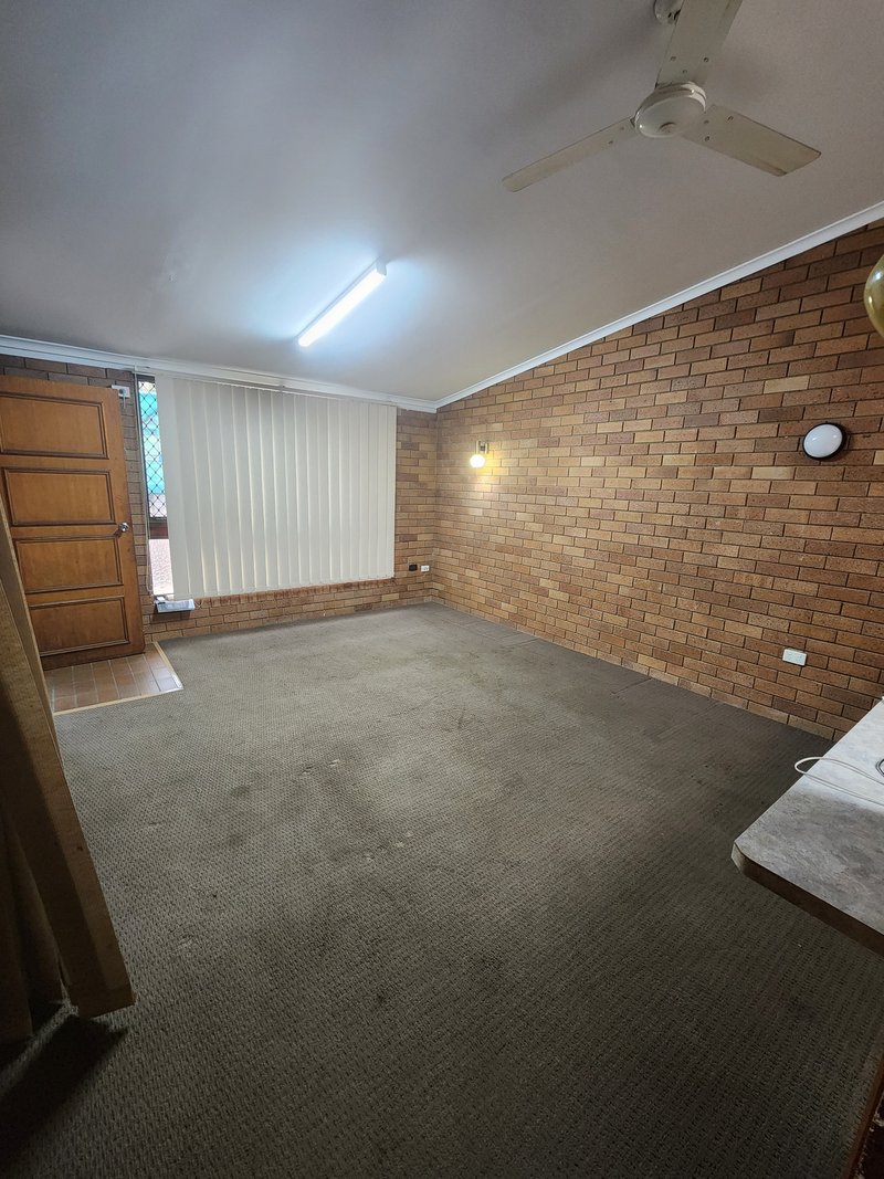 Photo - Unit 2/14 Lower King St , Caboolture QLD 4510 - Image 9