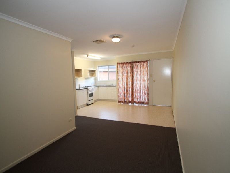 Photo - Unit 2/14 Tora Street, Macgregor QLD 4109 - Image 2