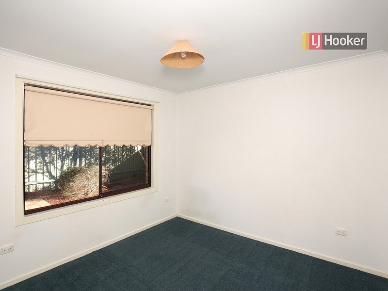 Photo - Unit 2/14 Wiradjuri Crescent, Wagga Wagga NSW 2650 - Image 7