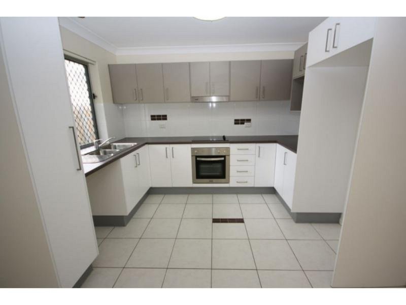 Photo - Unit 2/15 Lane Street, Clontarf QLD 4019 - Image 2