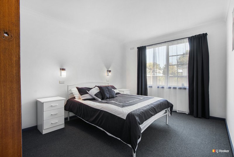 Photo - Unit 2/15 Park Street, Wynyard TAS 7325 - Image 11