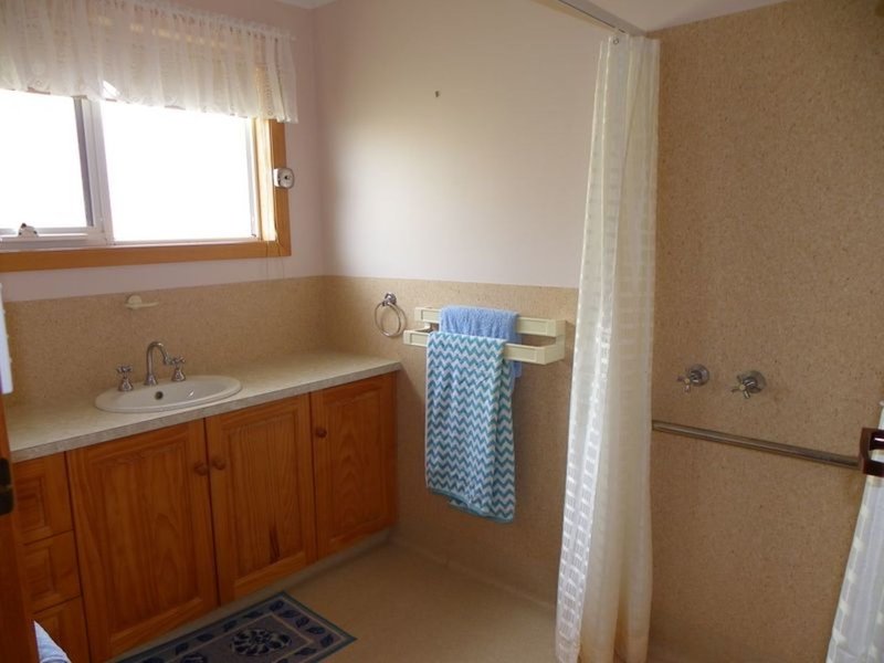 Photo - Unit 2/16 Reid Street, Wynyard TAS 7325 - Image 10