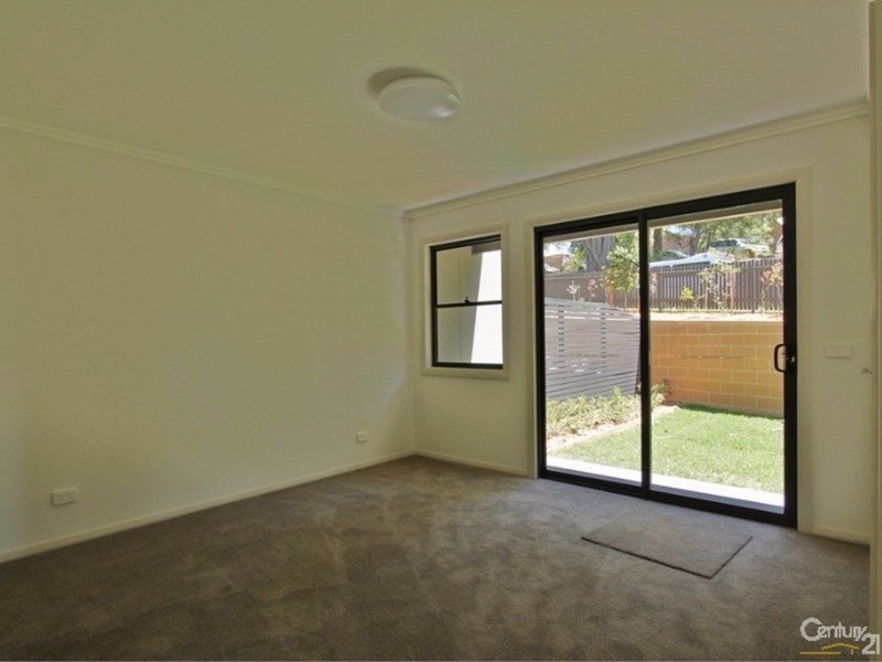 Photo - Unit 2/17 Honour Avenue, Lawson NSW 2783 - Image 4