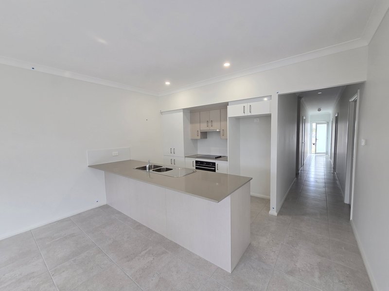 Photo - Unit 2/18 Crossing Street, Bellbird NSW 2325 - Image 4