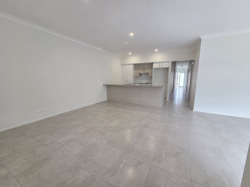 Photo - Unit 2/18 Crossing Street, Bellbird NSW 2325 - Image 6