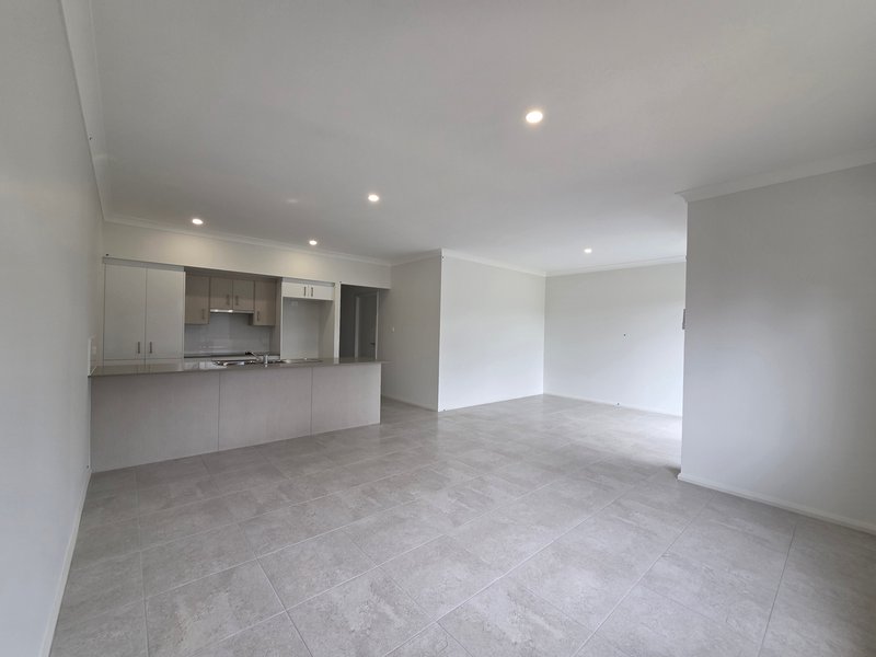 Photo - Unit 2/18 Crossing Street, Bellbird NSW 2325 - Image 16