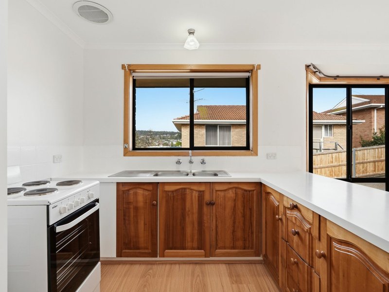 Photo - Unit 2/19 Opal Drive, Blackmans Bay TAS 7052 - Image 9