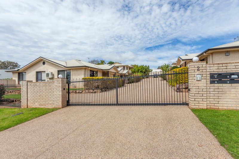 Photo - Unit 2/2 Garde Street, Centenary Heights QLD 4350 - Image 11