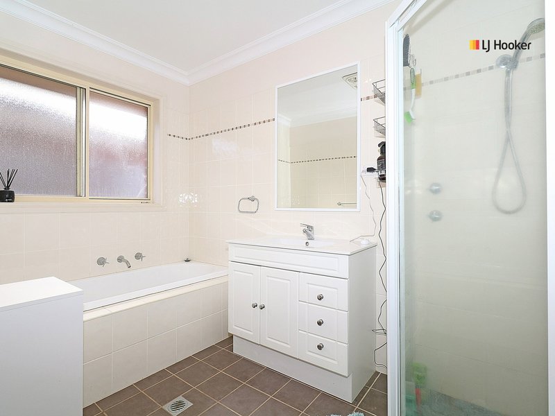 Photo - Unit 2/2 Madin Place, Estella NSW 2650 - Image 8