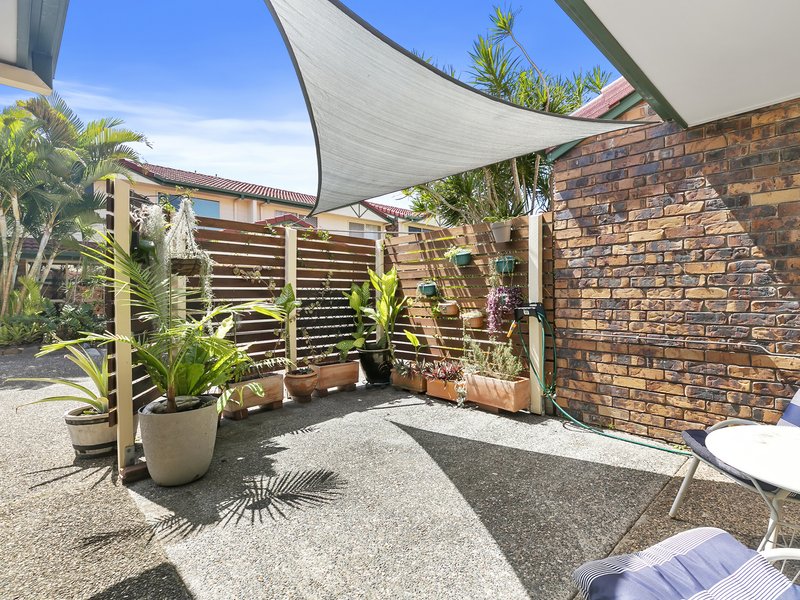 Photo - Unit 2/20-22 Kangaroo Ave , Bongaree QLD 4507 - Image 15