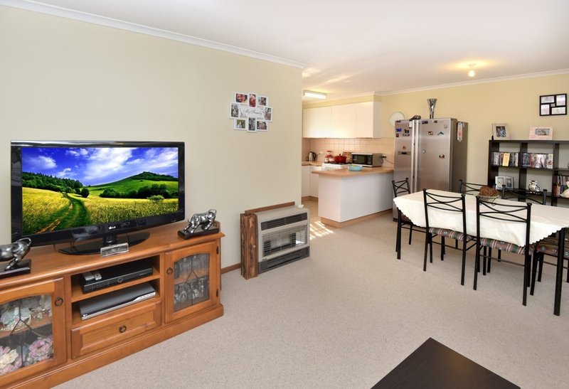 Photo - Unit 2/20 Saturn Street, Newcomb VIC 3219 - Image 5