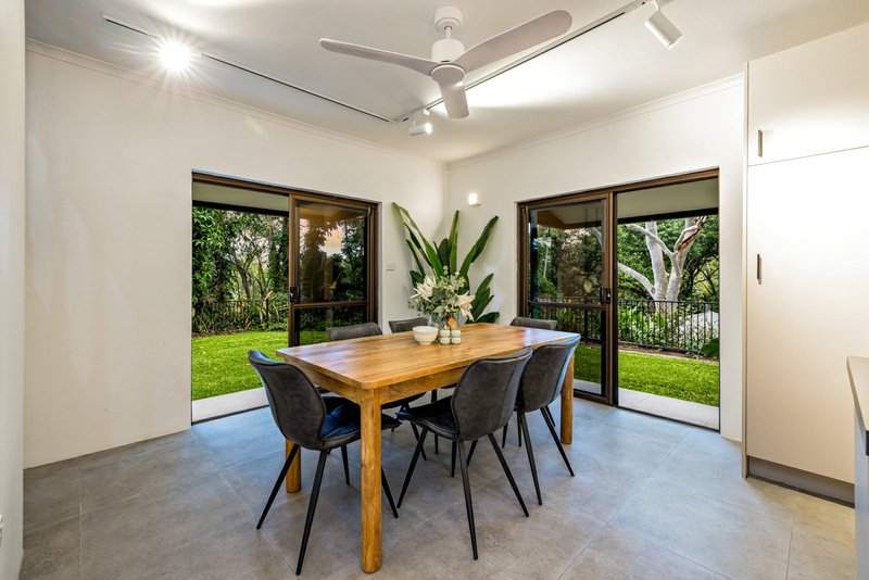 Photo - Unit 2/22-24 Collins Avenue, Edge Hill QLD 4870 - Image 2