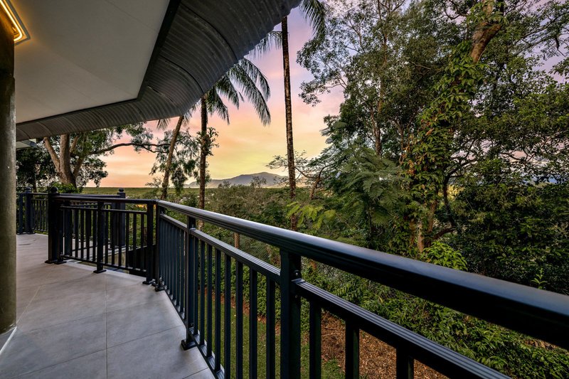 Photo - Unit 2/22-24 Collins Avenue, Edge Hill QLD 4870 - Image 10