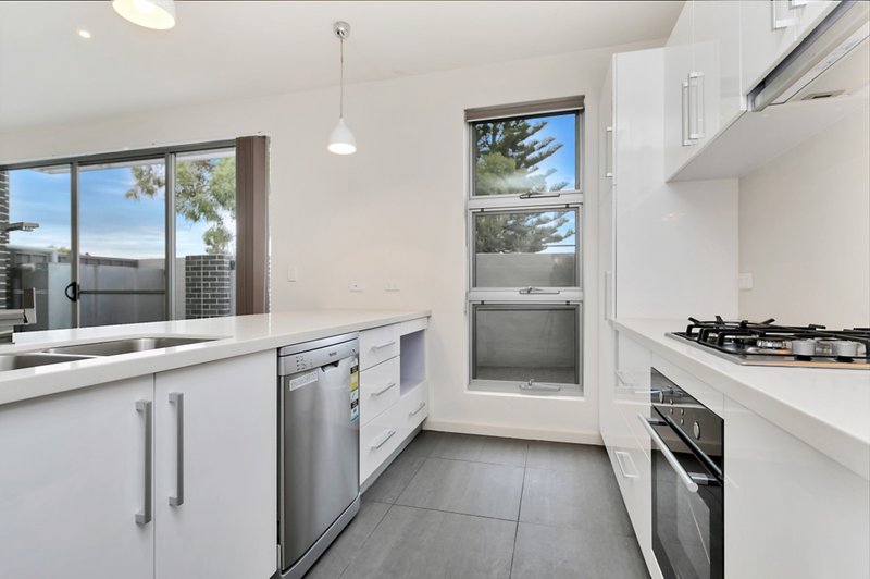 Photo - Unit 2/280 Military Road, Semaphore Park SA 5019 - Image 4