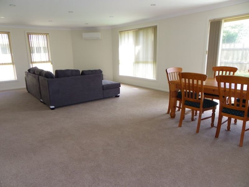 Photo - Unit 2/29 Freestone Crescent, Wynyard TAS 7325 - Image 5