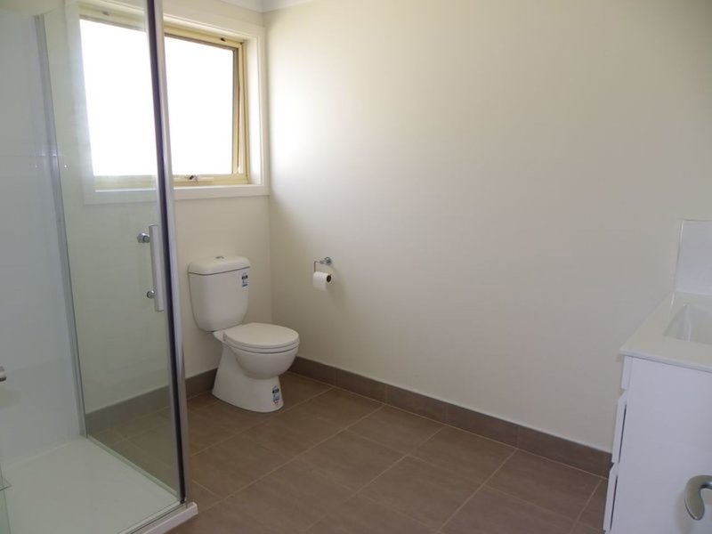 Photo - Unit 2/29 Freestone Crescent, Wynyard TAS 7325 - Image 10