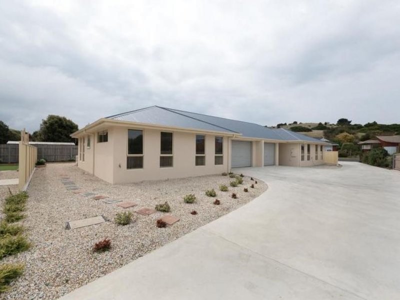 Photo - Unit 2/29 Freestone Crescent, Wynyard TAS 7325 - Image 12