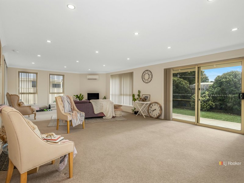 Photo - Unit 2/29 Freestone Crescent, Wynyard TAS 7325 - Image 4