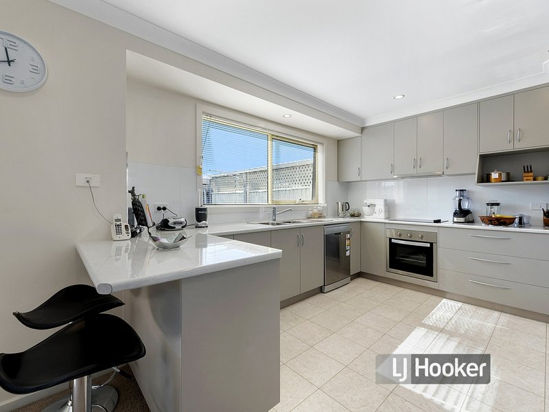 Photo - Unit 2/29 Freestone Crescent, Wynyard TAS 7325 - Image 4