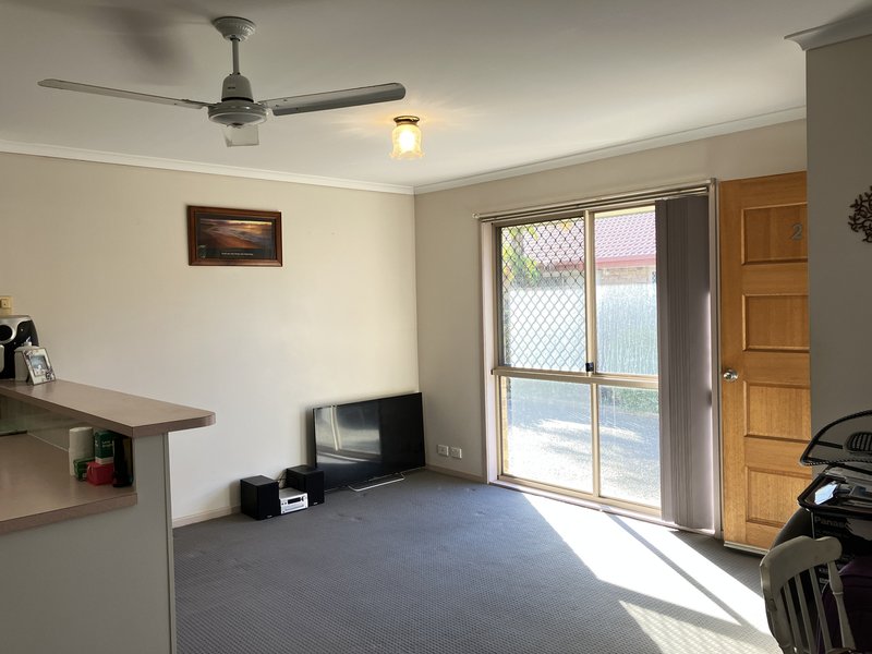 Photo - Unit 2/3 Belvedere St , Clontarf QLD 4019 - Image 2