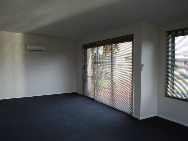 Photo - Unit 2/3 Bowick Street, Wynyard TAS 7325 - Image 4