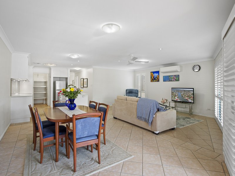 Photo - Unit 2/30 Hoya Cres , Bongaree QLD 4507 - Image 6