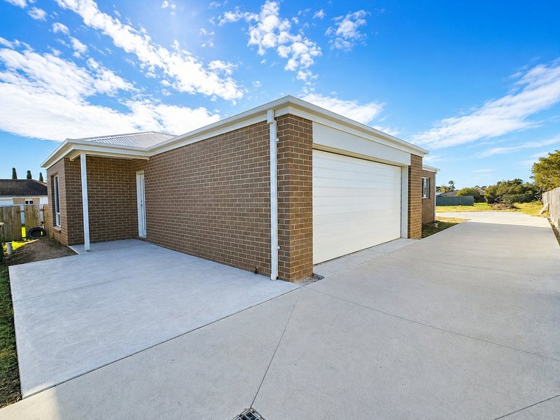 Photo - Unit 2/32 Charles Street, Lucknow VIC 3875 - Image 1