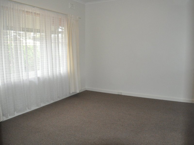 Photo - Unit 2/32 Hill Street, Victor Harbor SA 5211 - Image 5