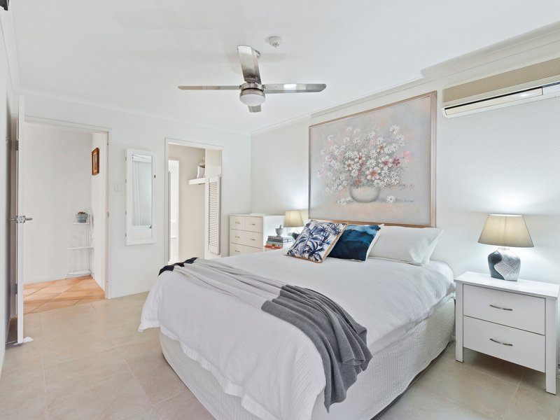 Photo - Unit 23/37 Monaco Street, Surfers Paradise QLD 4217 - Image 10