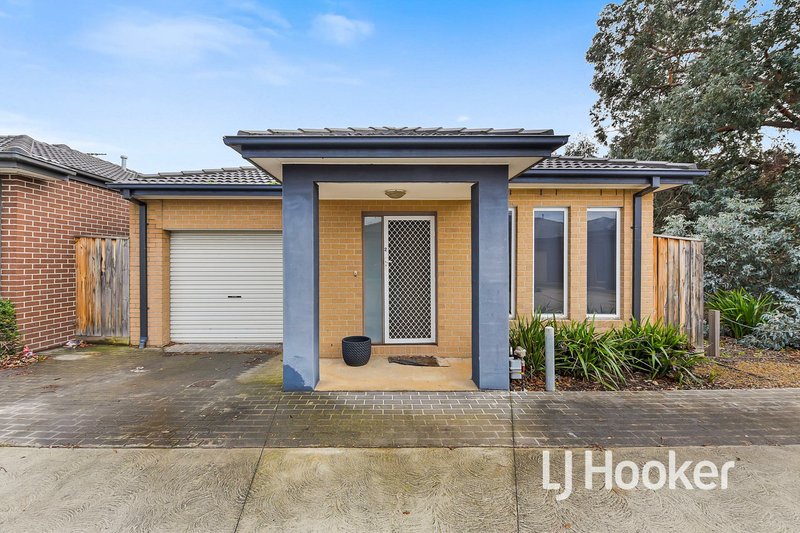 Unit 2/37-39 Valencia Circuit, Cranbourne VIC 3977