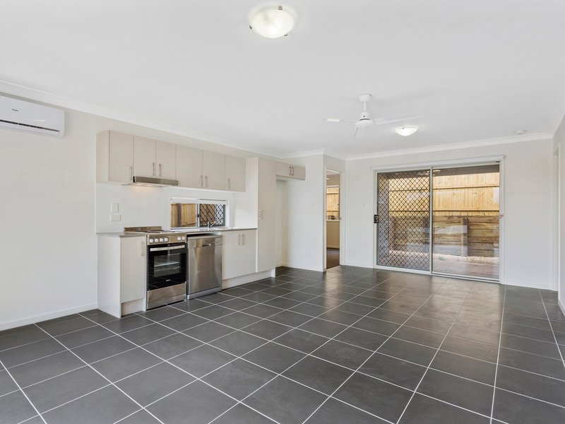 Photo - Unit 2/37 Alistair Street, Glenvale QLD 4350 - Image 3