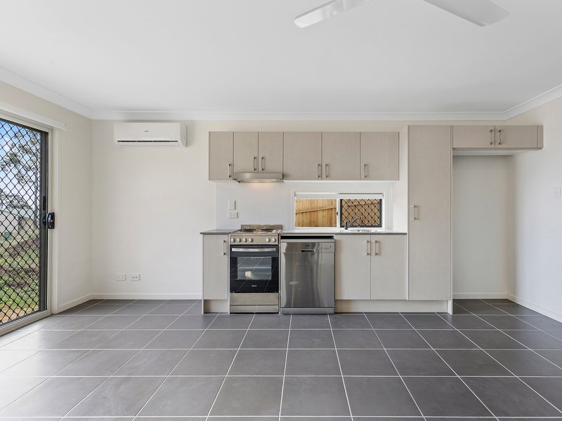 Photo - Unit 2/37 Alistair Street, Glenvale QLD 4350 - Image 4