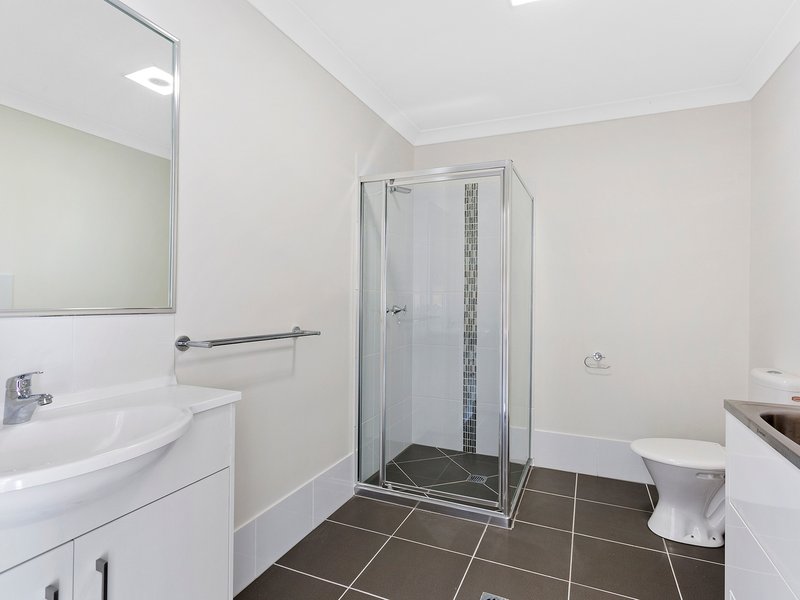 Photo - Unit 2/37 Alistair Street, Glenvale QLD 4350 - Image 7