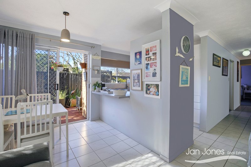 Photo - Unit 2/38 Hawthorne Street, Woody Point QLD 4019 - Image 2