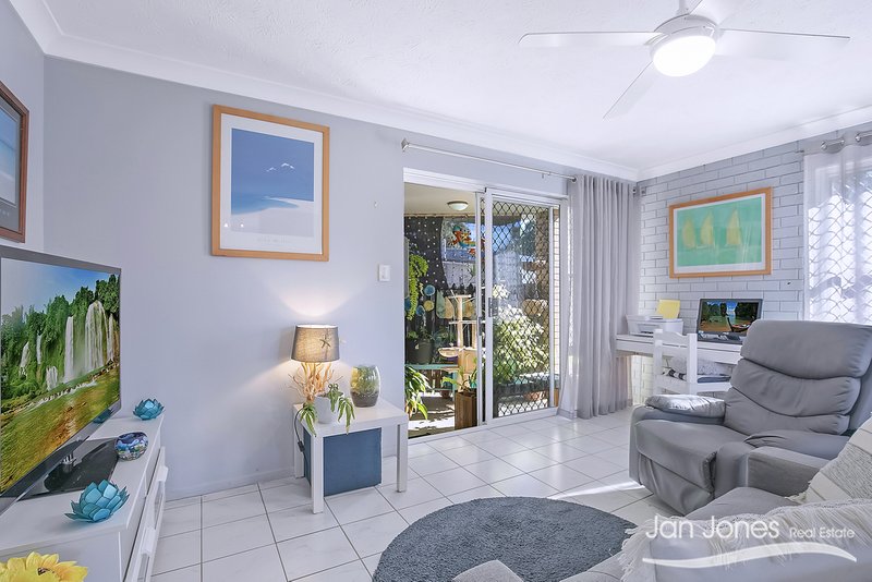 Photo - Unit 2/38 Hawthorne Street, Woody Point QLD 4019 - Image 5