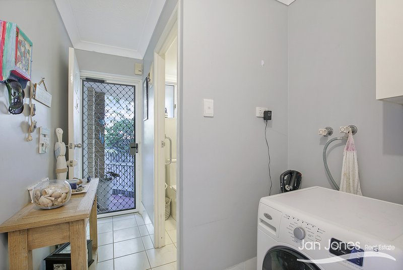 Photo - Unit 2/38 Hawthorne Street, Woody Point QLD 4019 - Image 11